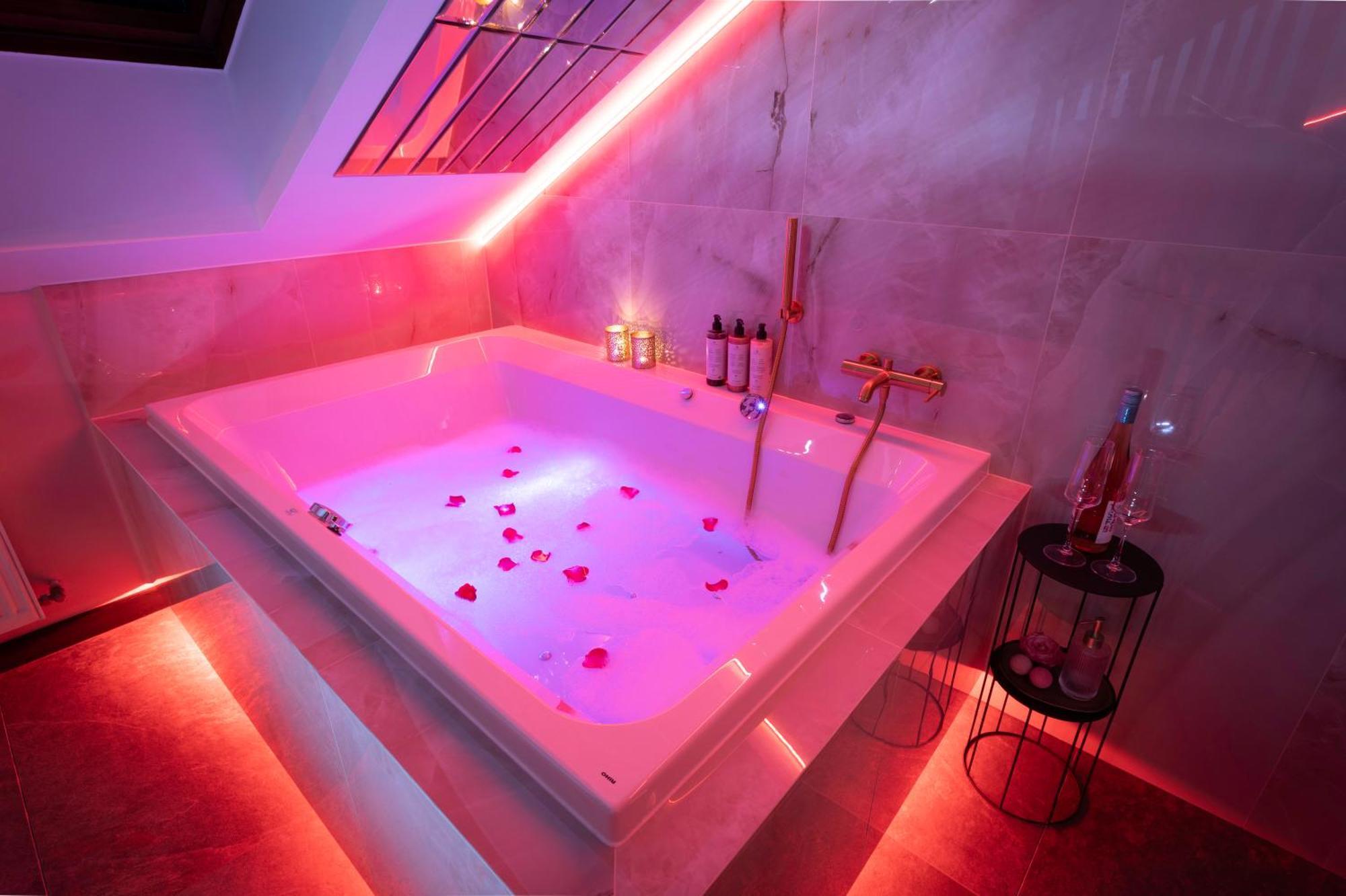 Exclusive Bdsm Apartment Krakow - Adults Only 외부 사진