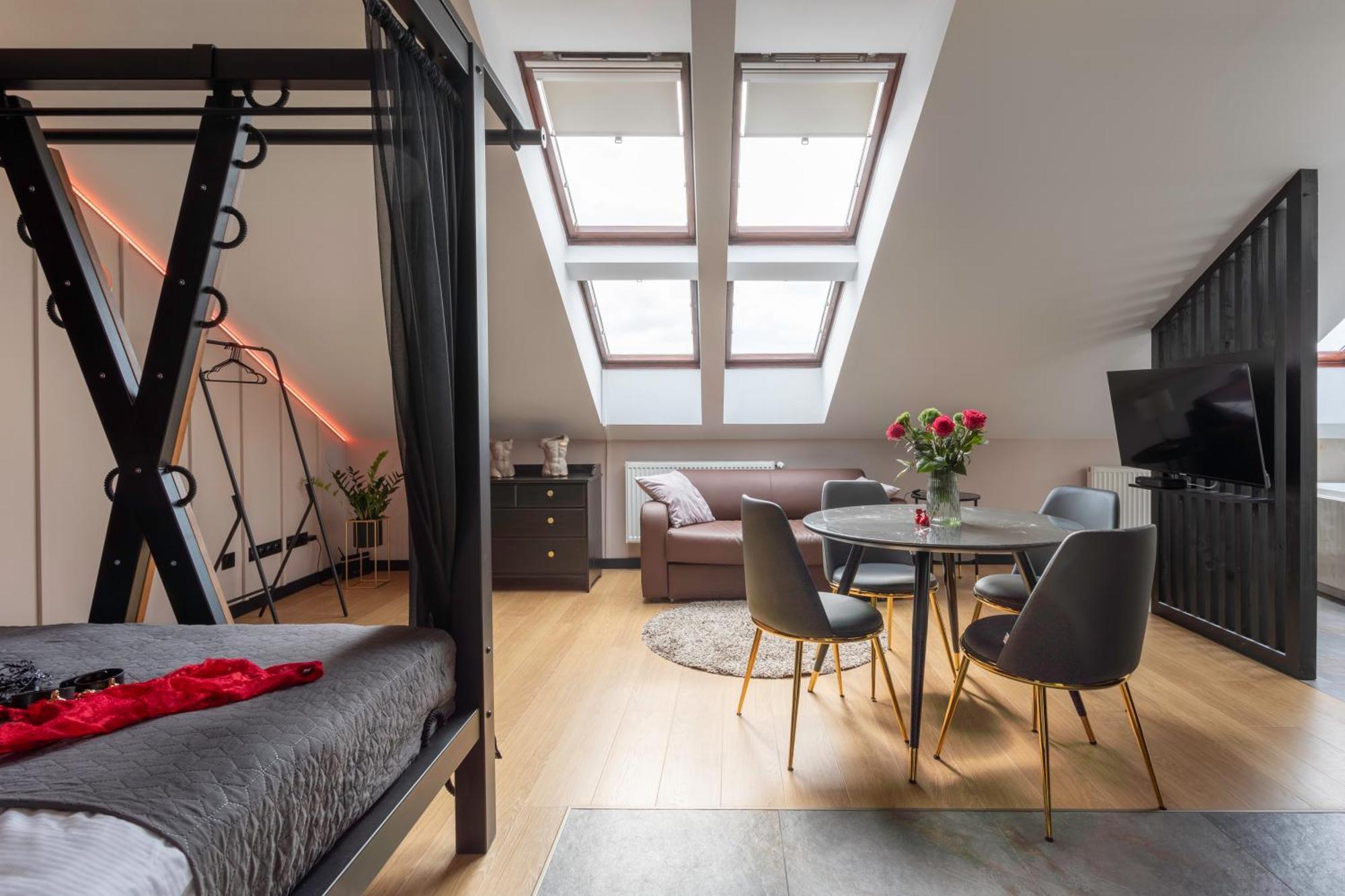 Exclusive Bdsm Apartment Krakow - Adults Only 외부 사진