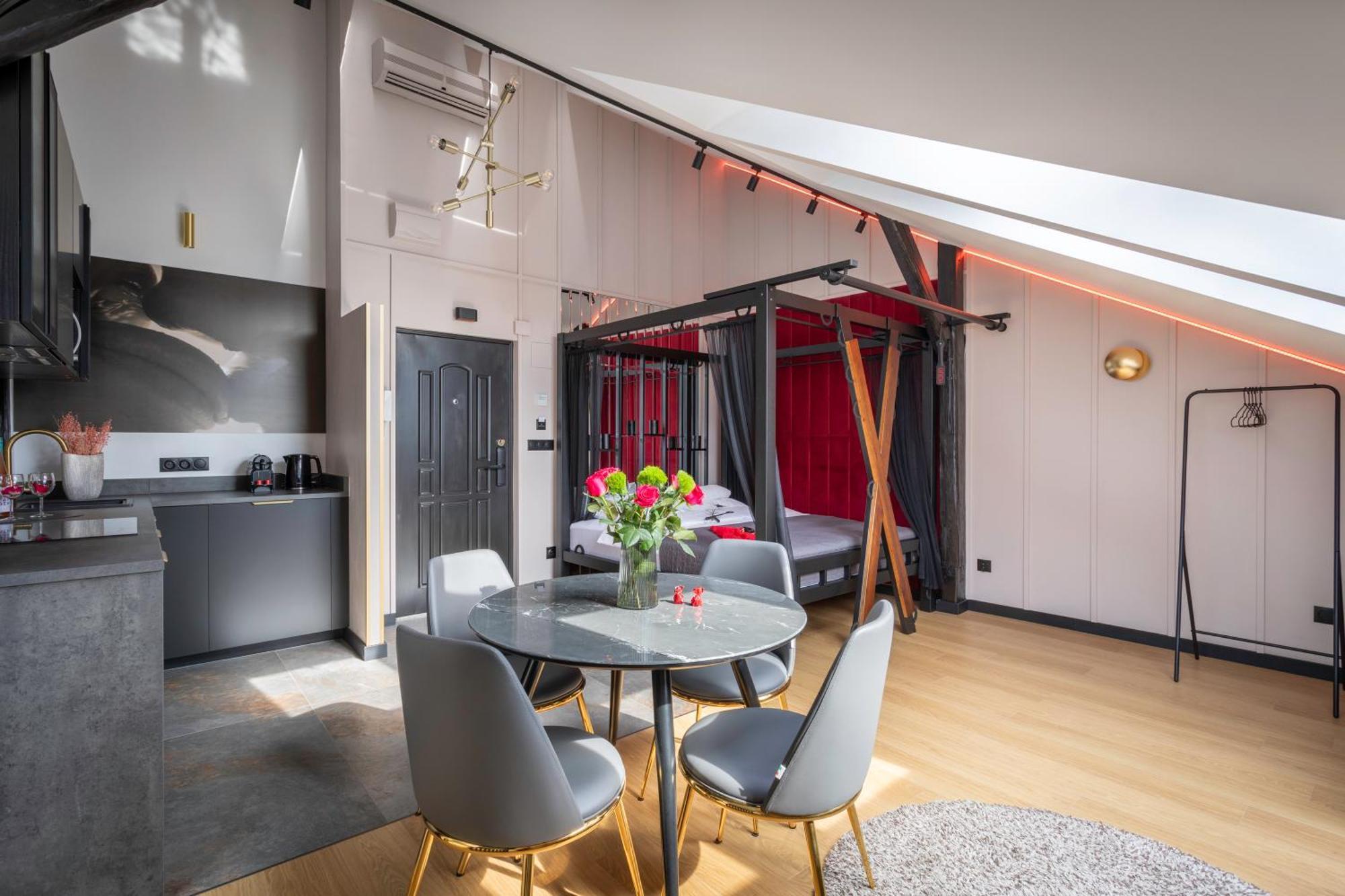 Exclusive Bdsm Apartment Krakow - Adults Only 외부 사진